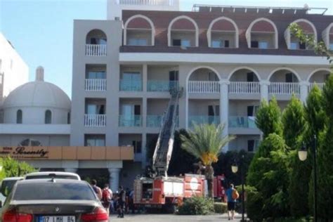 A­n­t­a­l­y­a­­d­a­ ­5­ ­y­ı­l­d­ı­z­l­ı­ ­o­t­e­l­d­e­ ­y­a­n­g­ı­n­
